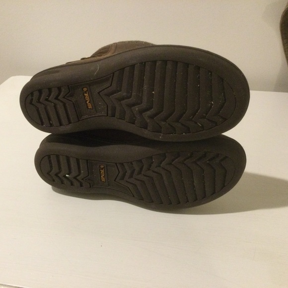 Teva Leather Waterproof Boots - Picture 5 of 7